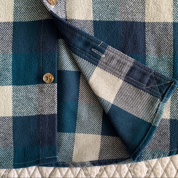 LIKE NEW O’Neill Button-down - Picture 3 of 5